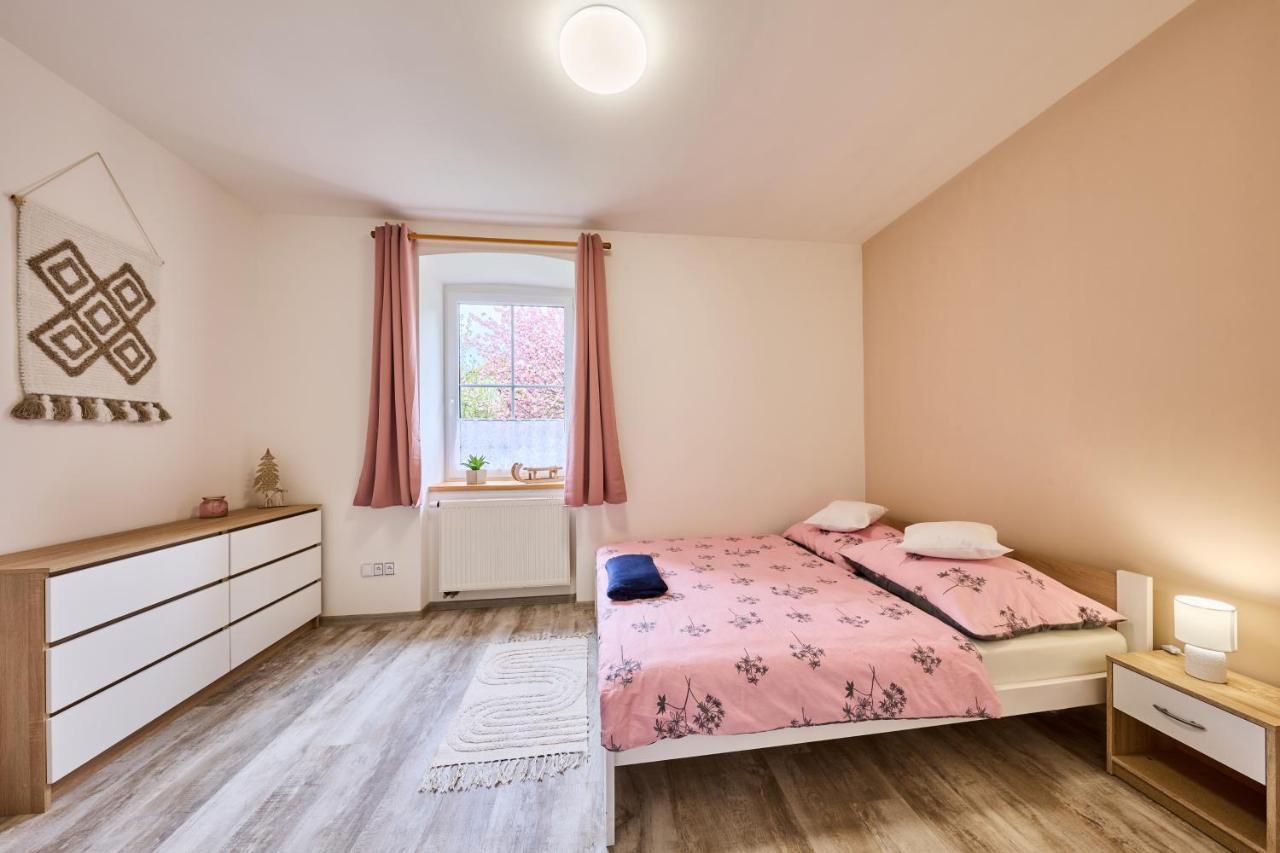 Vila Lumina Svoboda nad Upou Luaran gambar