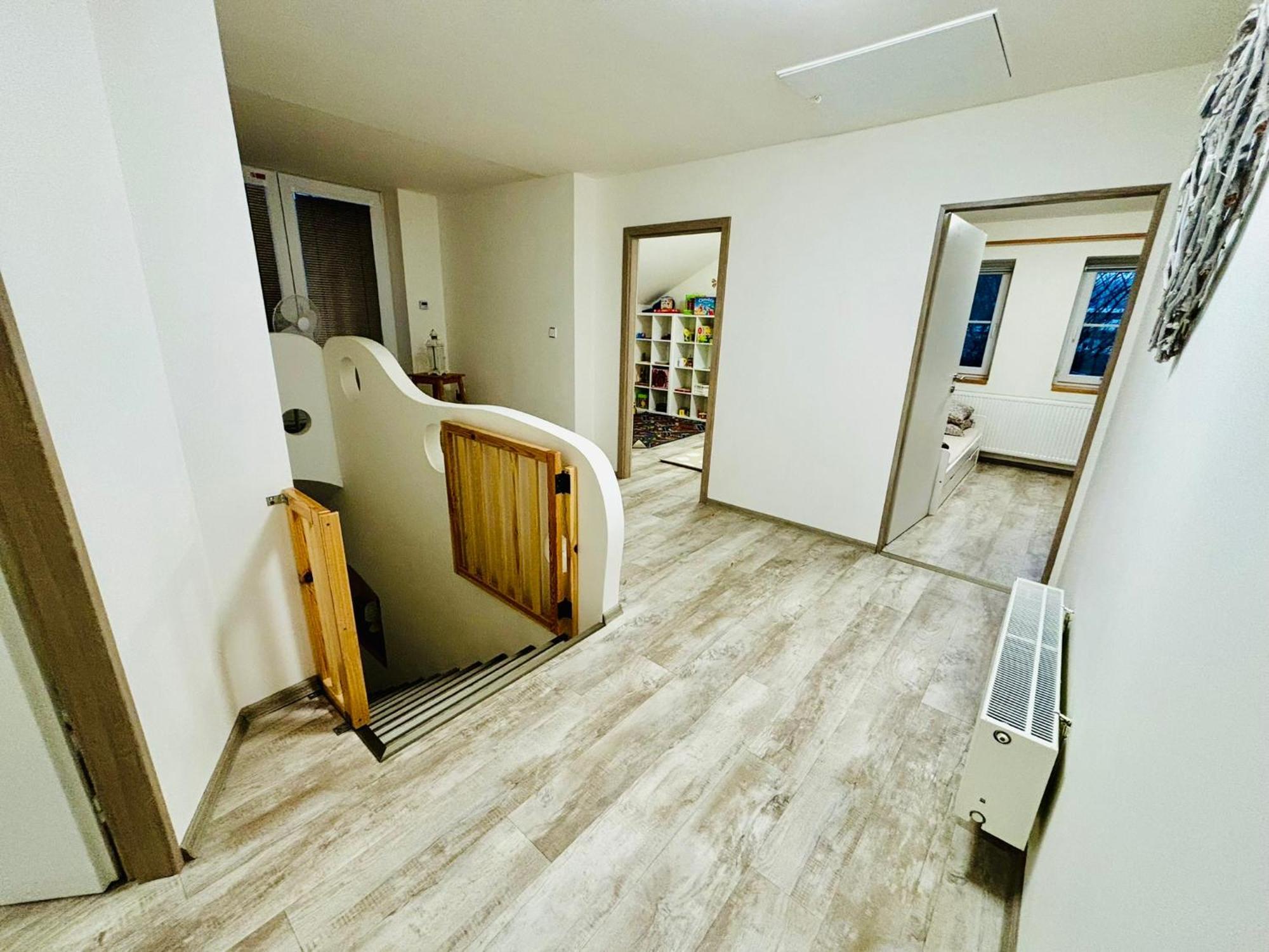 Vila Lumina Svoboda nad Upou Luaran gambar